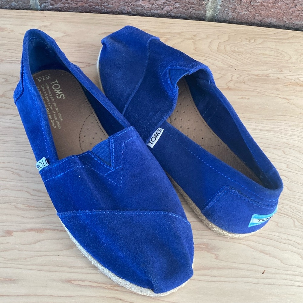 Dark blue Toms women’s size 7.5